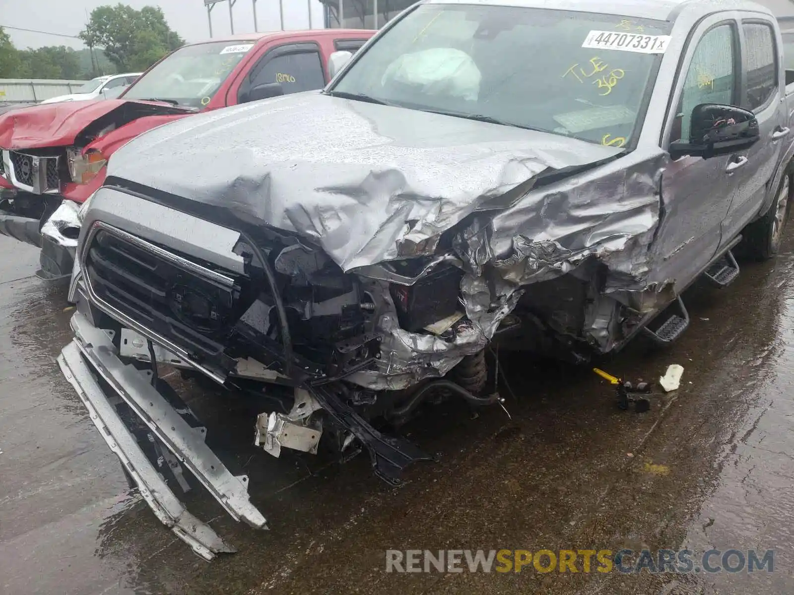 9 Photograph of a damaged car 3TMCZ5AN4KM261383 TOYOTA TACOMA 2019