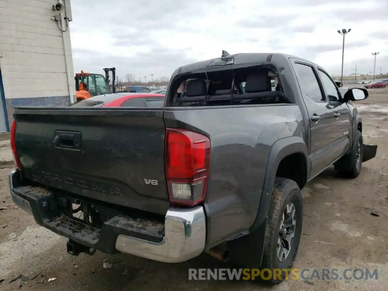 4 Photograph of a damaged car 3TMCZ5AN4KM262436 TOYOTA TACOMA 2019