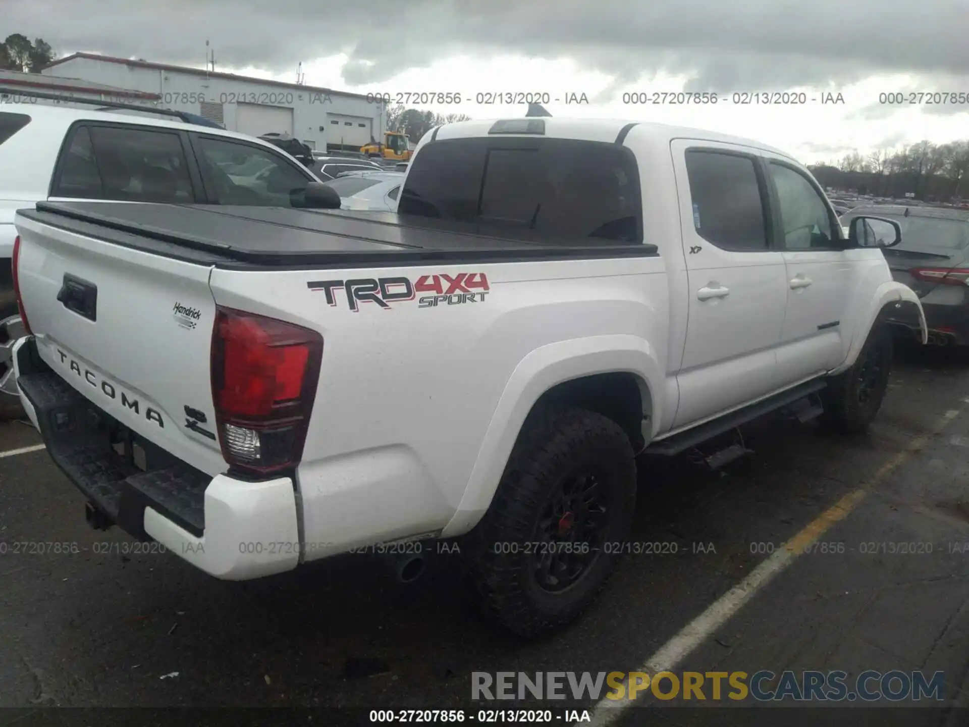 4 Photograph of a damaged car 3TMCZ5AN4KM267491 TOYOTA TACOMA 2019