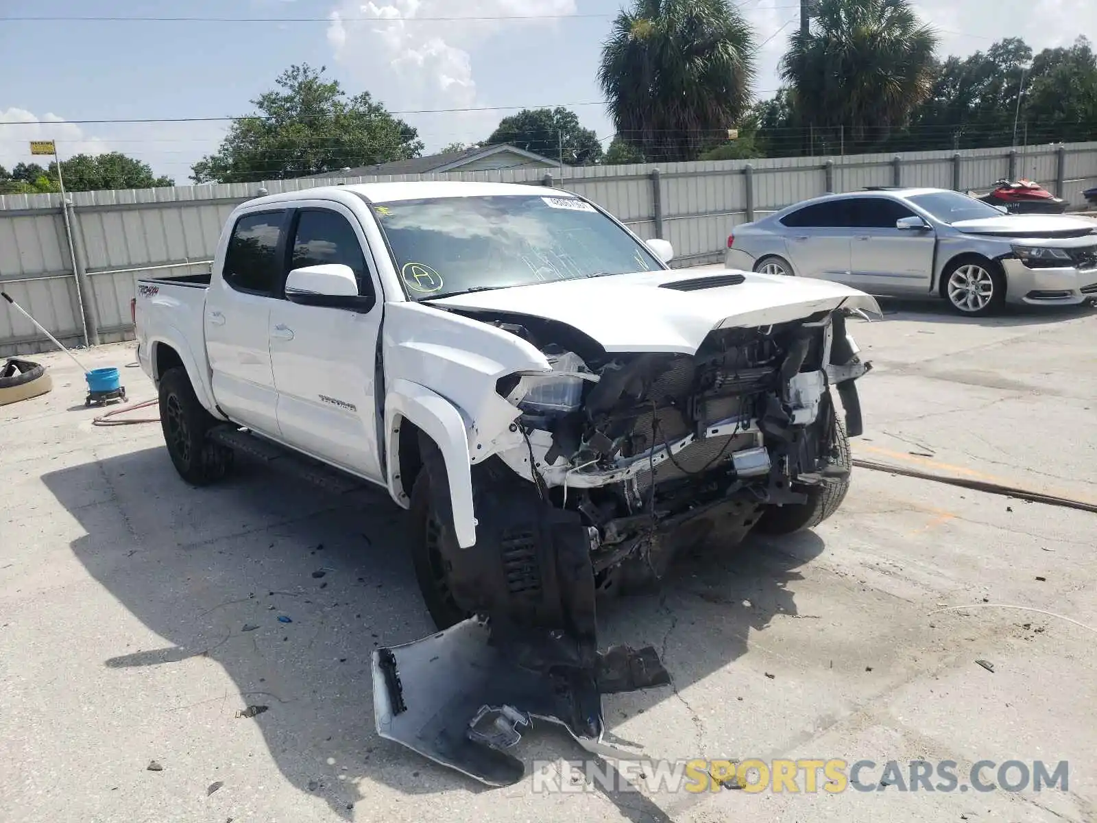 1 Photograph of a damaged car 3TMCZ5AN4KM270035 TOYOTA TACOMA 2019