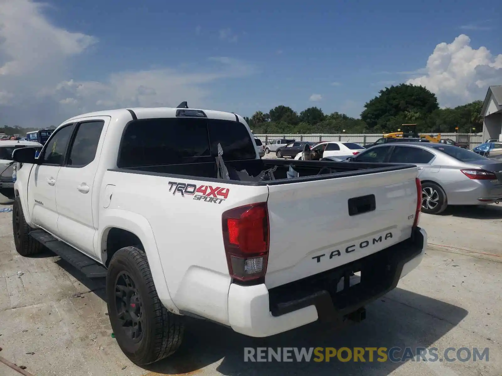 3 Photograph of a damaged car 3TMCZ5AN4KM270035 TOYOTA TACOMA 2019