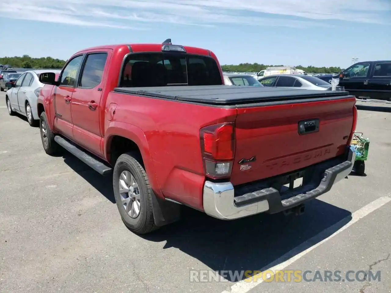 3 Photograph of a damaged car 3TMCZ5AN4KM273792 TOYOTA TACOMA 2019