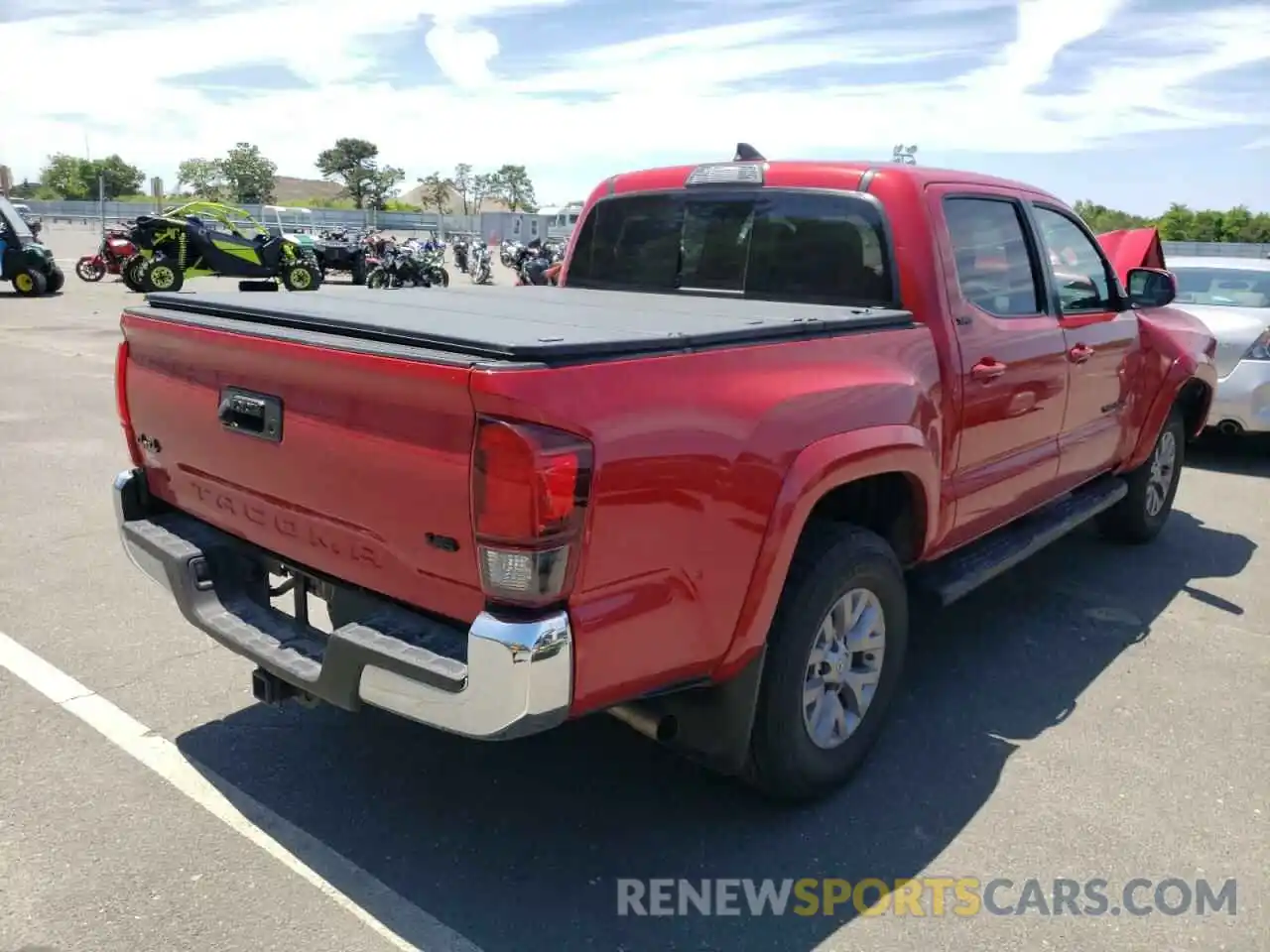 4 Photograph of a damaged car 3TMCZ5AN4KM273792 TOYOTA TACOMA 2019