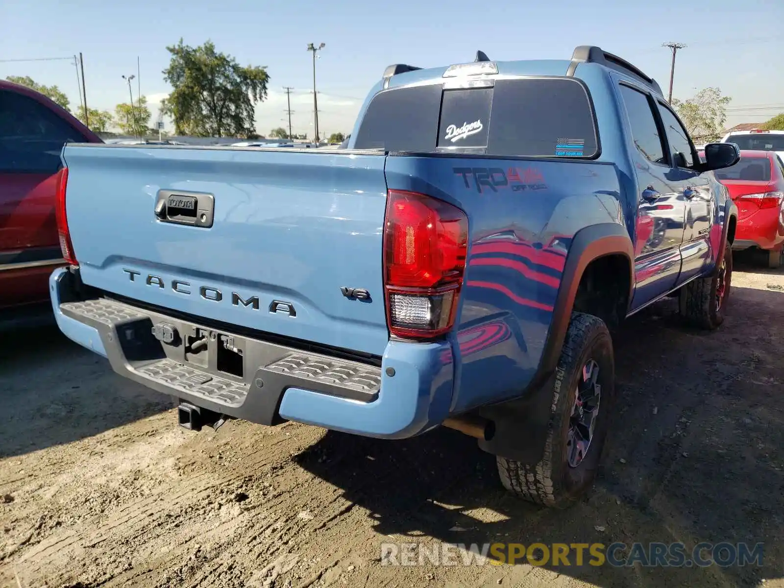 4 Photograph of a damaged car 3TMCZ5AN4KM274845 TOYOTA TACOMA 2019