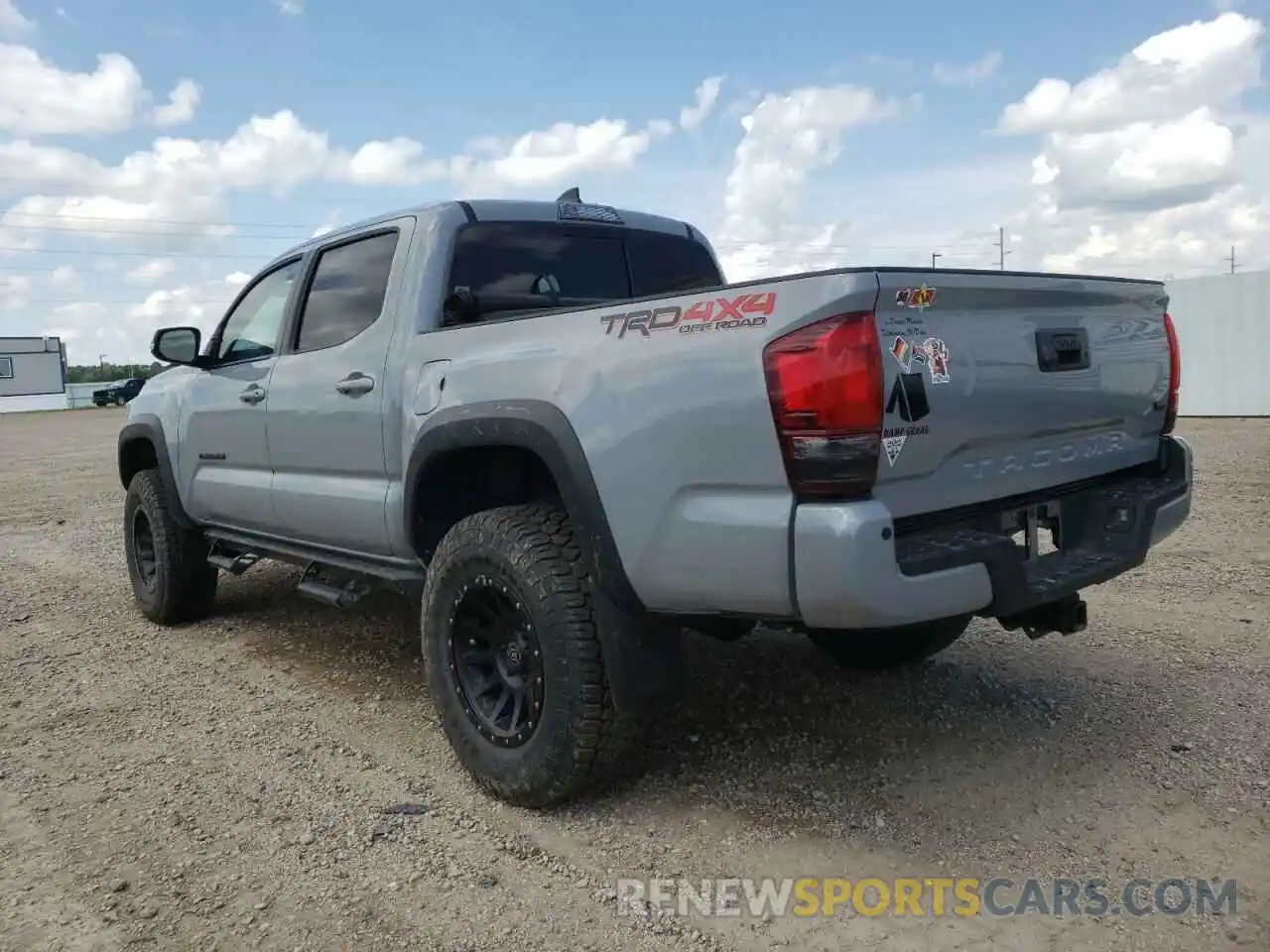 3 Фотография поврежденного автомобиля 3TMCZ5AN4KM277549 TOYOTA TACOMA 2019