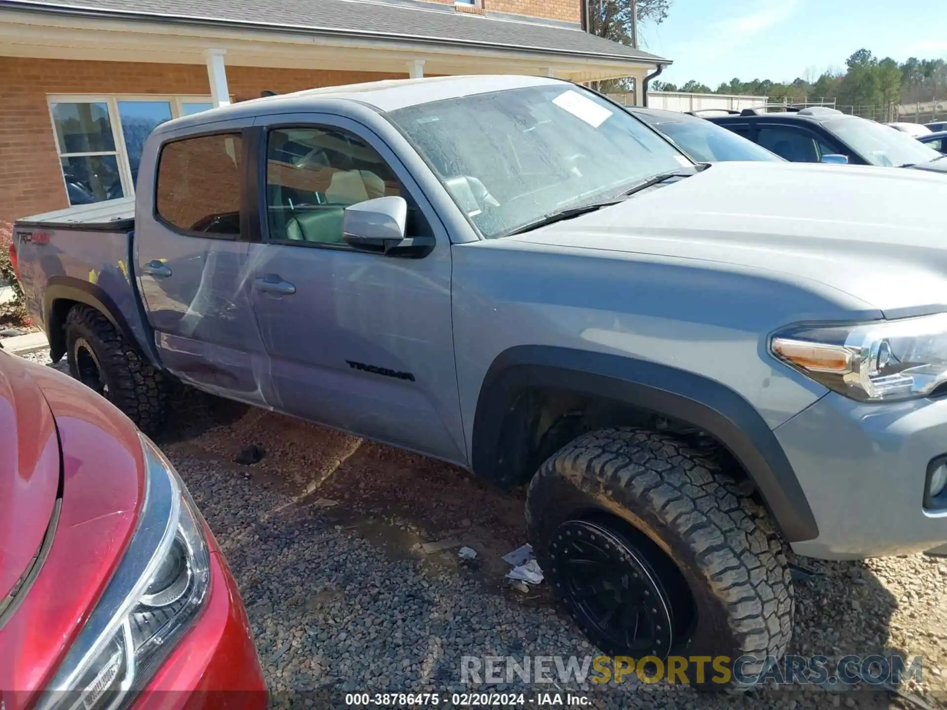 13 Photograph of a damaged car 3TMCZ5AN4KM279169 TOYOTA TACOMA 2019