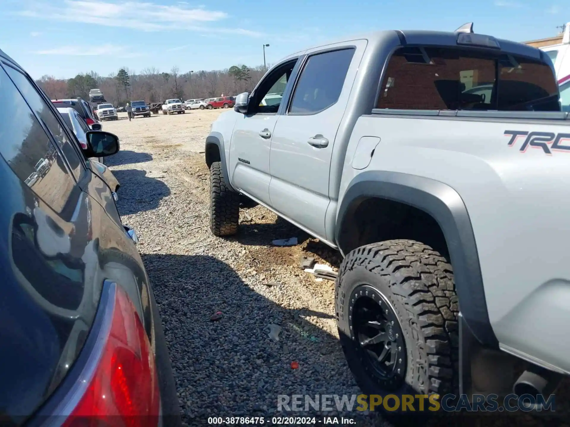 14 Фотография поврежденного автомобиля 3TMCZ5AN4KM279169 TOYOTA TACOMA 2019