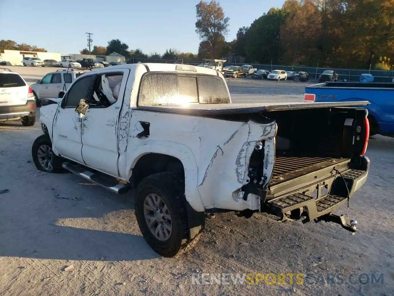 3 Фотография поврежденного автомобиля 3TMCZ5AN4KM284503 TOYOTA TACOMA 2019