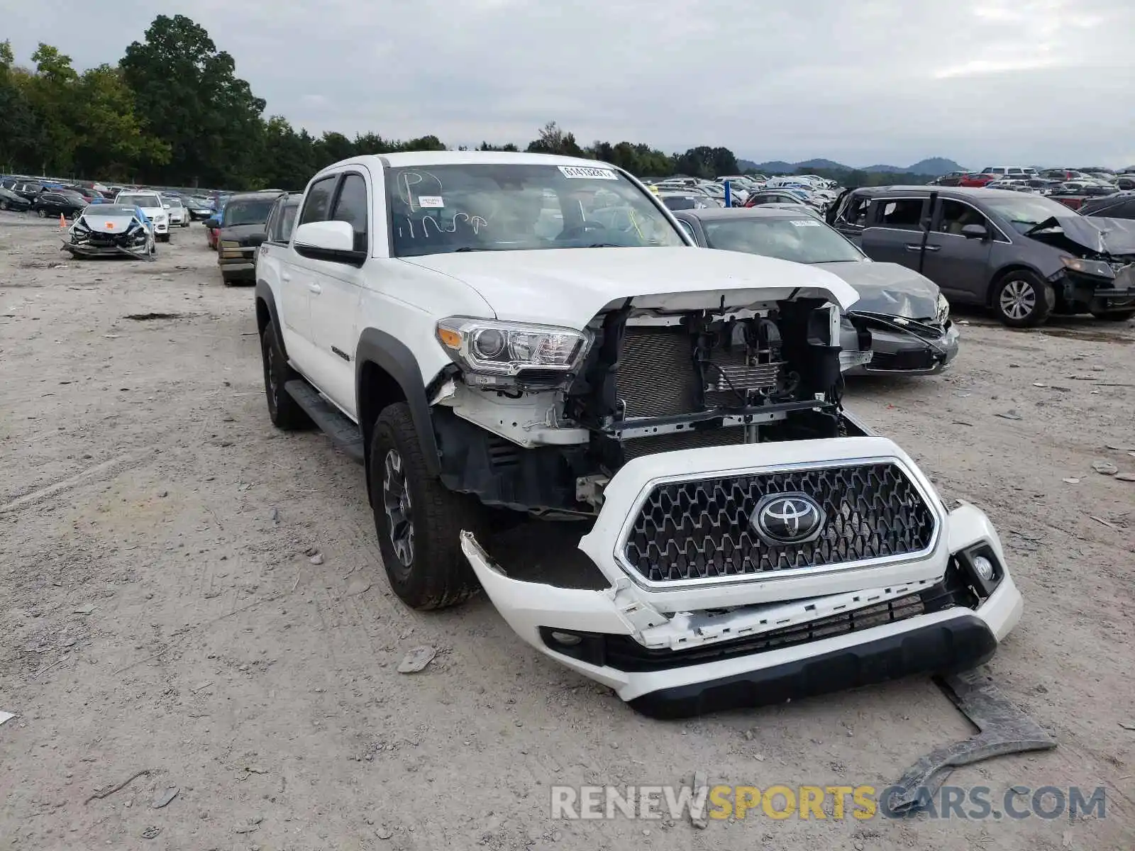 1 Photograph of a damaged car 3TMCZ5AN4KM285389 TOYOTA TACOMA 2019