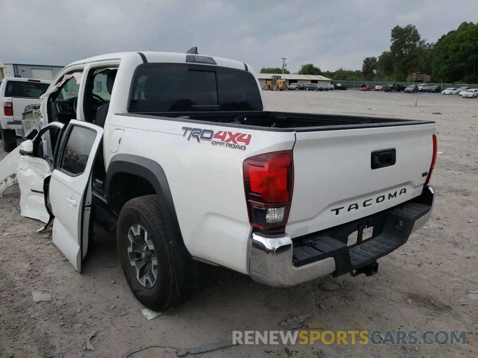 3 Photograph of a damaged car 3TMCZ5AN4KM285389 TOYOTA TACOMA 2019