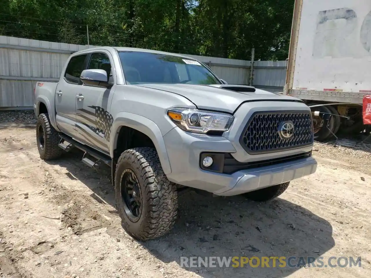 1 Photograph of a damaged car 3TMCZ5AN4KM286333 TOYOTA TACOMA 2019