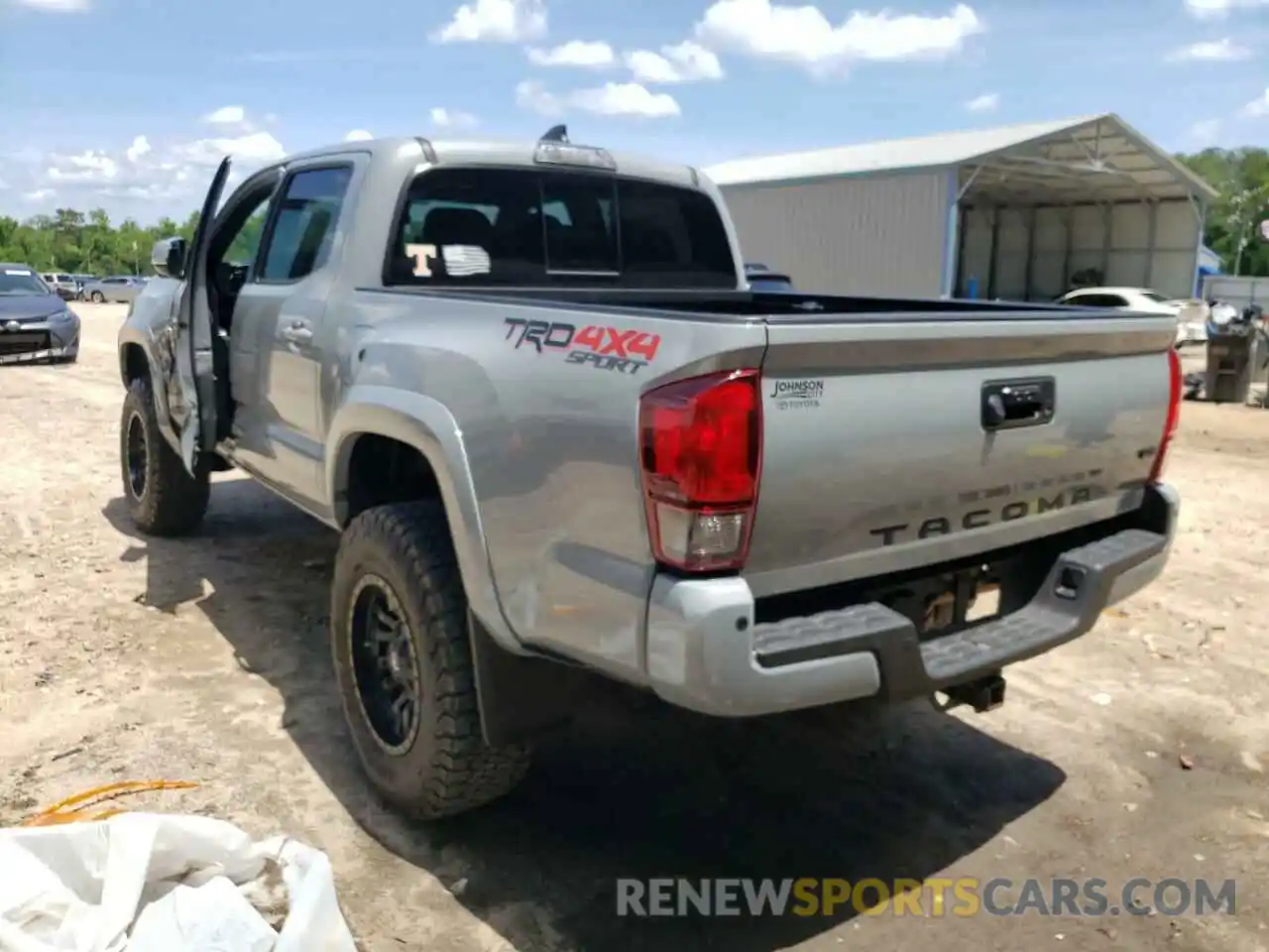 3 Photograph of a damaged car 3TMCZ5AN4KM286333 TOYOTA TACOMA 2019