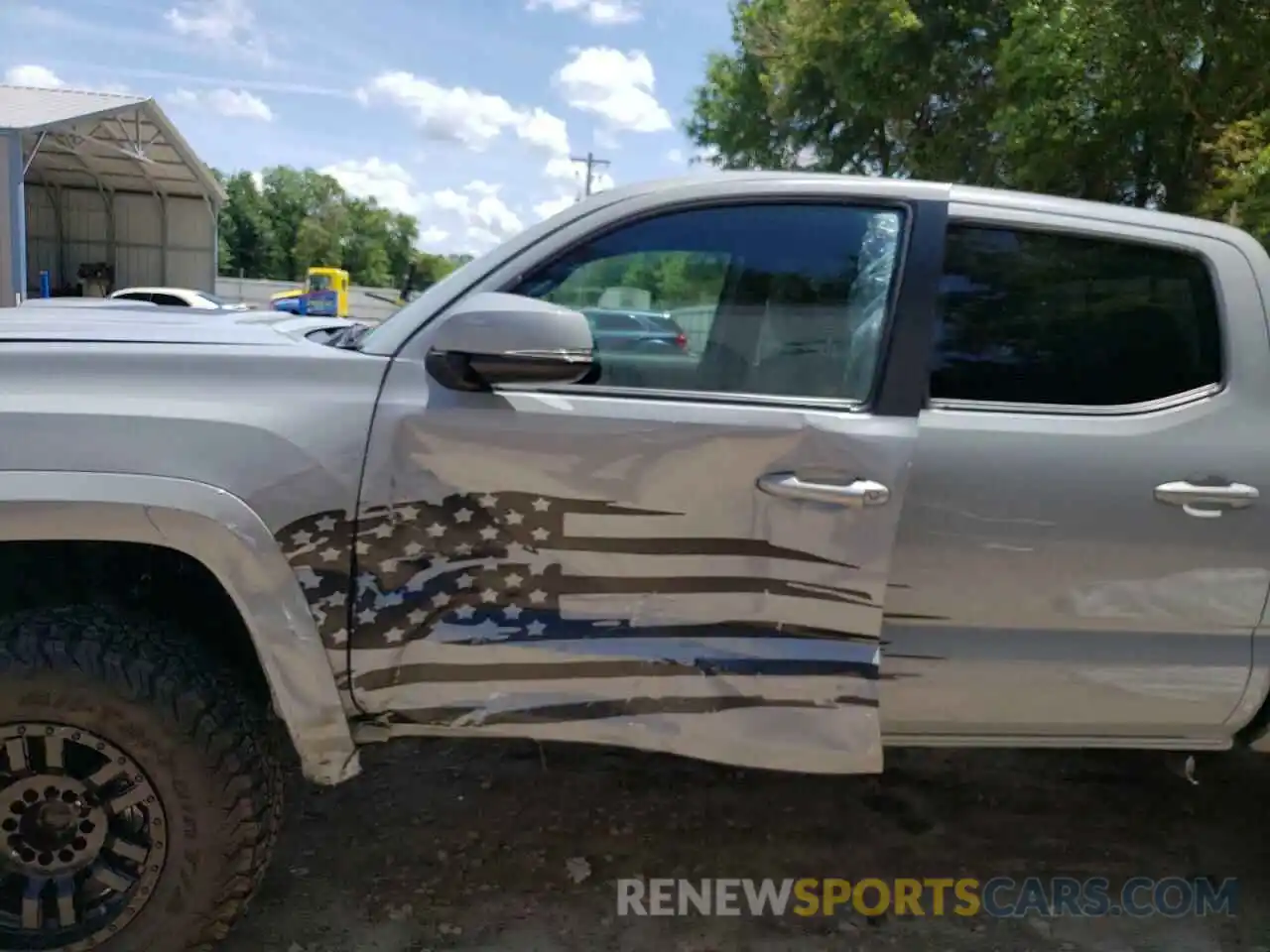 9 Photograph of a damaged car 3TMCZ5AN4KM286333 TOYOTA TACOMA 2019