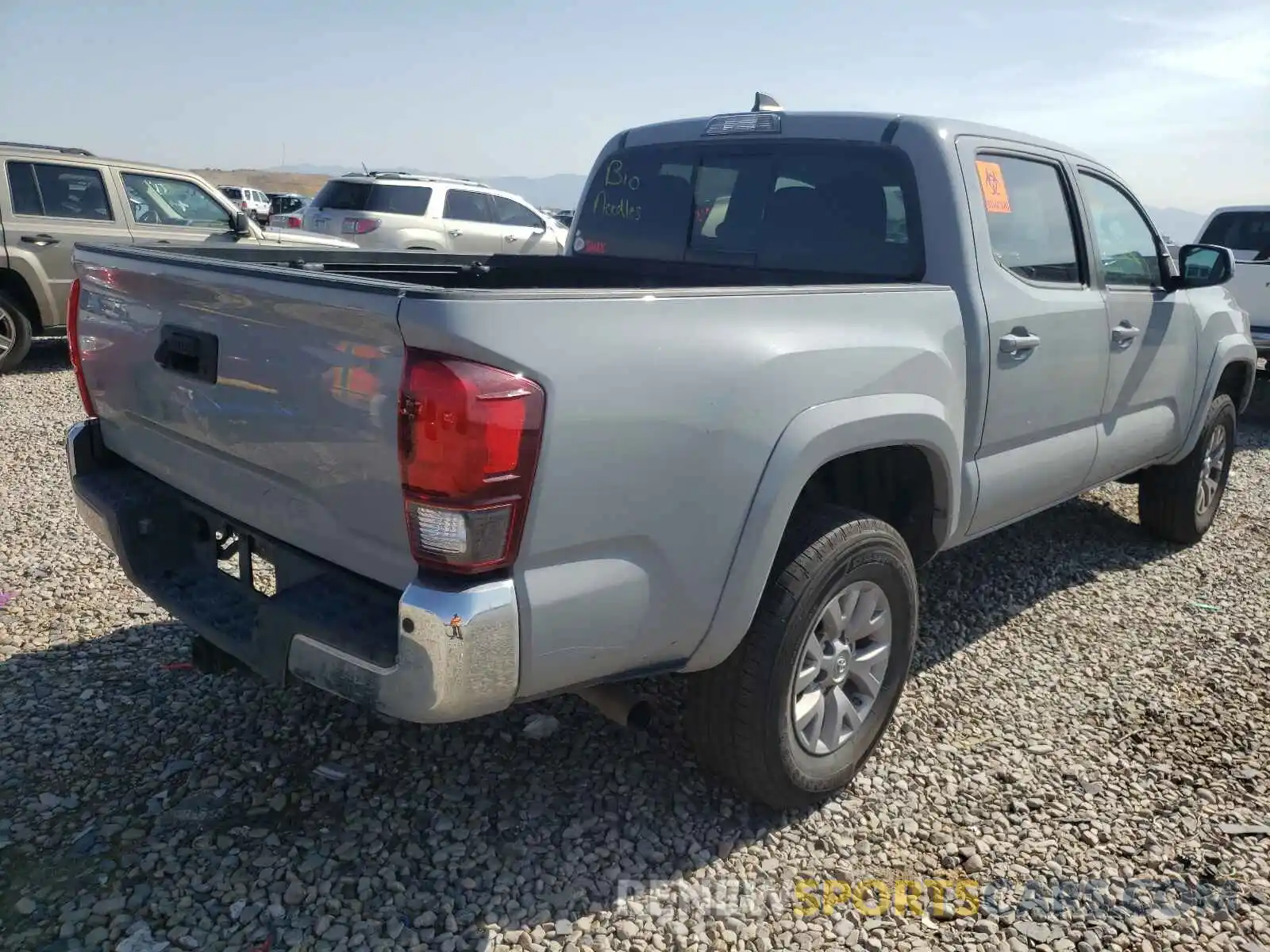 4 Photograph of a damaged car 3TMCZ5AN4KM287756 TOYOTA TACOMA 2019