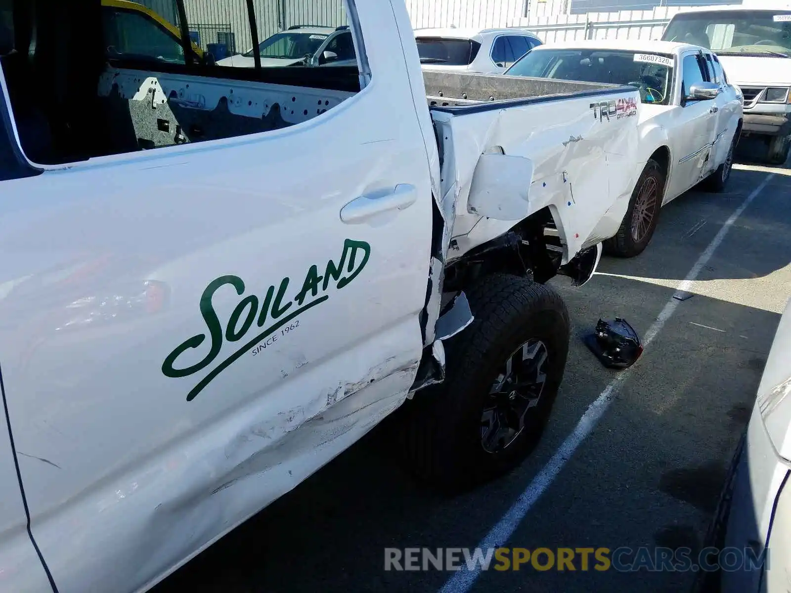 9 Photograph of a damaged car 3TMCZ5AN4KM288096 TOYOTA TACOMA 2019