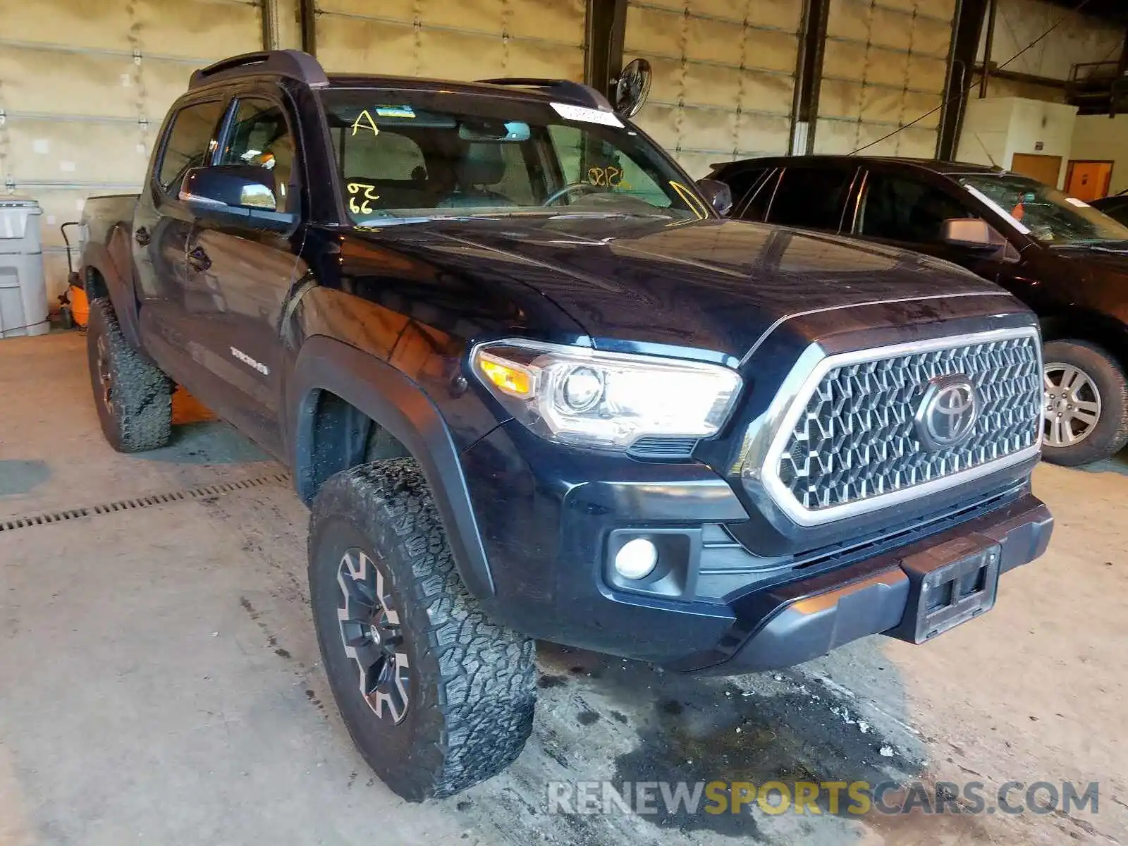 1 Photograph of a damaged car 3TMCZ5AN5KM189030 TOYOTA TACOMA 2019