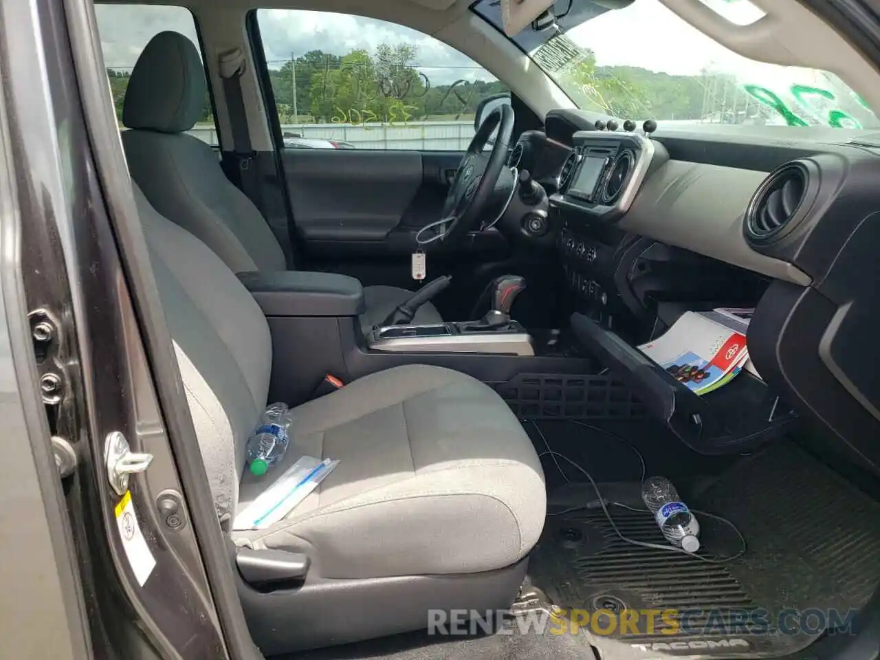 5 Photograph of a damaged car 3TMCZ5AN5KM194924 TOYOTA TACOMA 2019