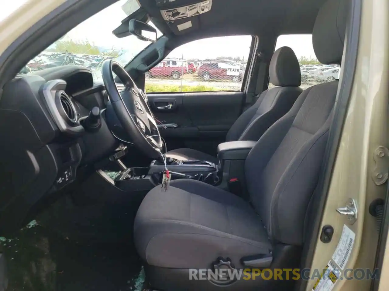 5 Photograph of a damaged car 3TMCZ5AN5KM197595 TOYOTA TACOMA 2019