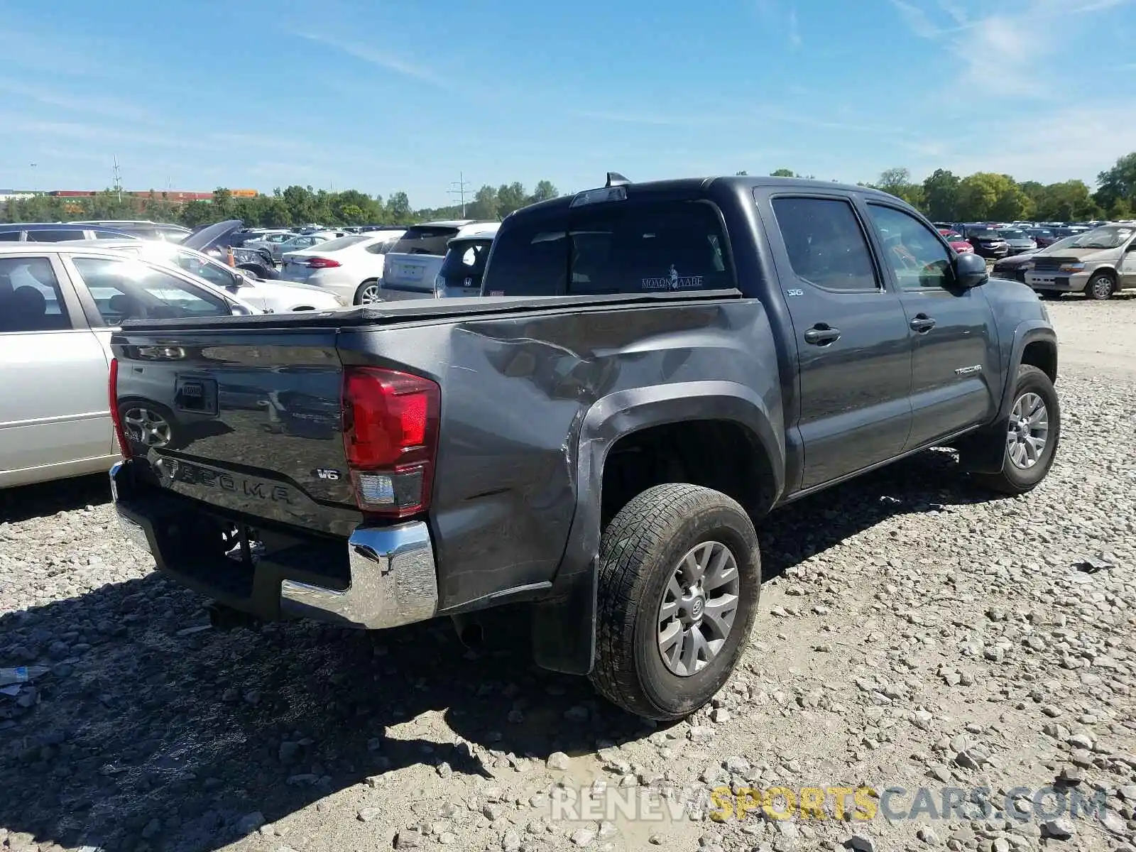 4 Photograph of a damaged car 3TMCZ5AN5KM198228 TOYOTA TACOMA 2019