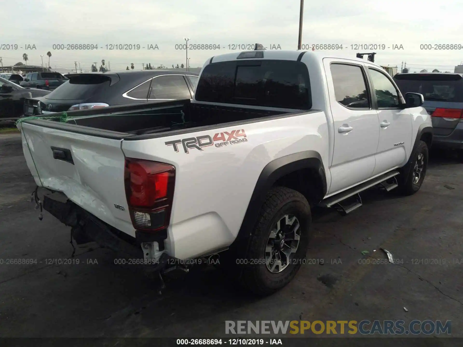 4 Фотография поврежденного автомобиля 3TMCZ5AN5KM200642 TOYOTA TACOMA 2019