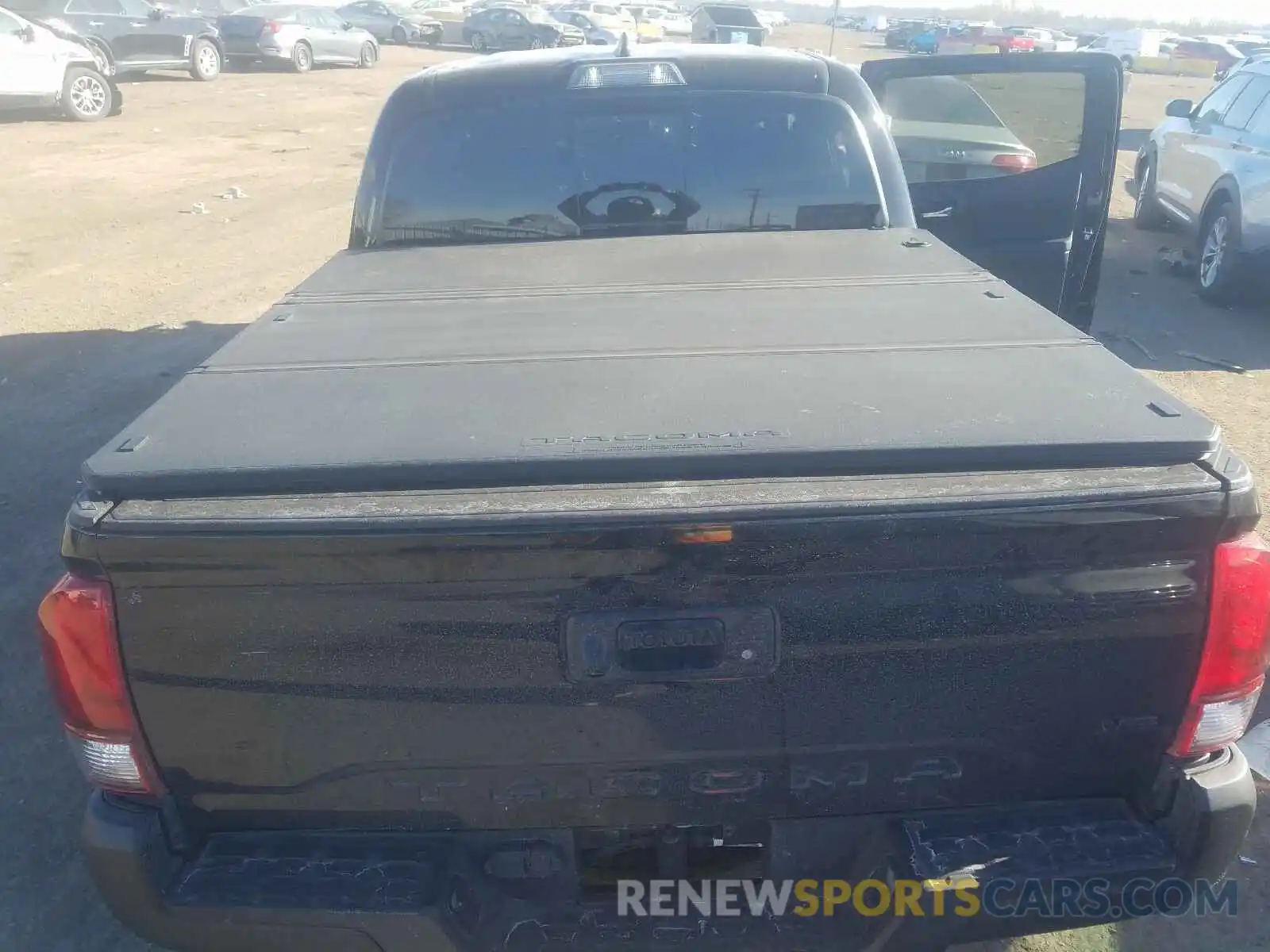 10 Photograph of a damaged car 3TMCZ5AN5KM206635 TOYOTA TACOMA 2019