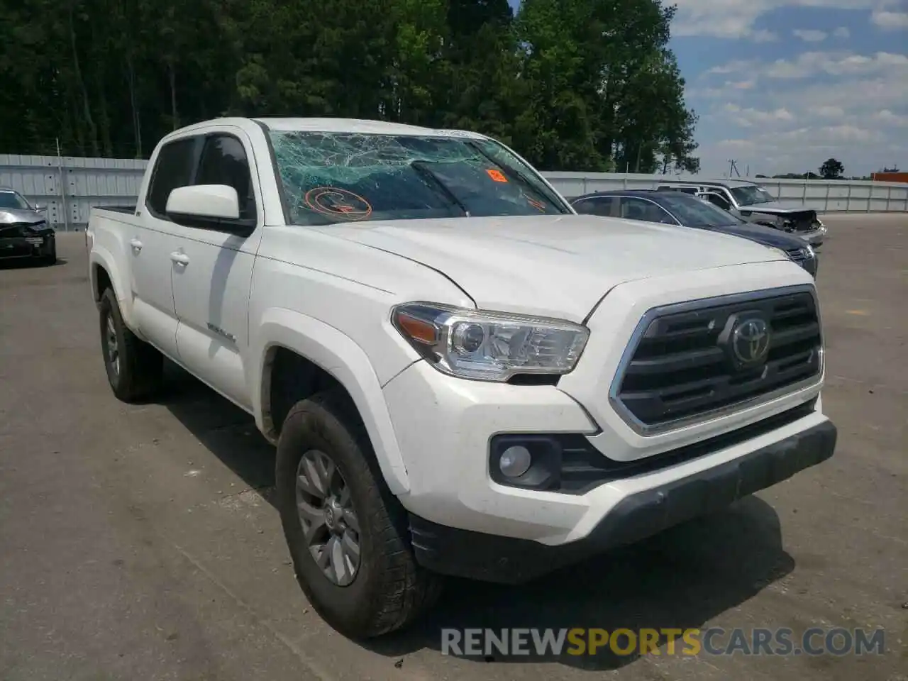 1 Фотография поврежденного автомобиля 3TMCZ5AN5KM208157 TOYOTA TACOMA 2019