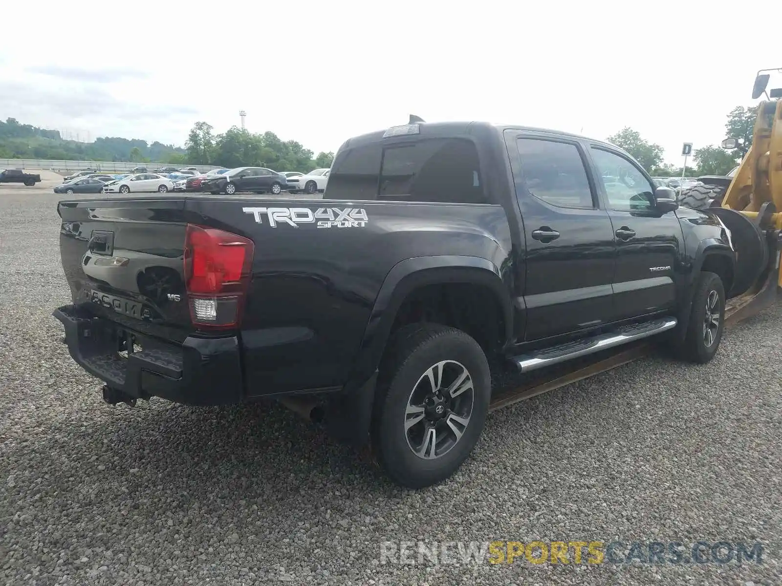 4 Фотография поврежденного автомобиля 3TMCZ5AN5KM209745 TOYOTA TACOMA 2019