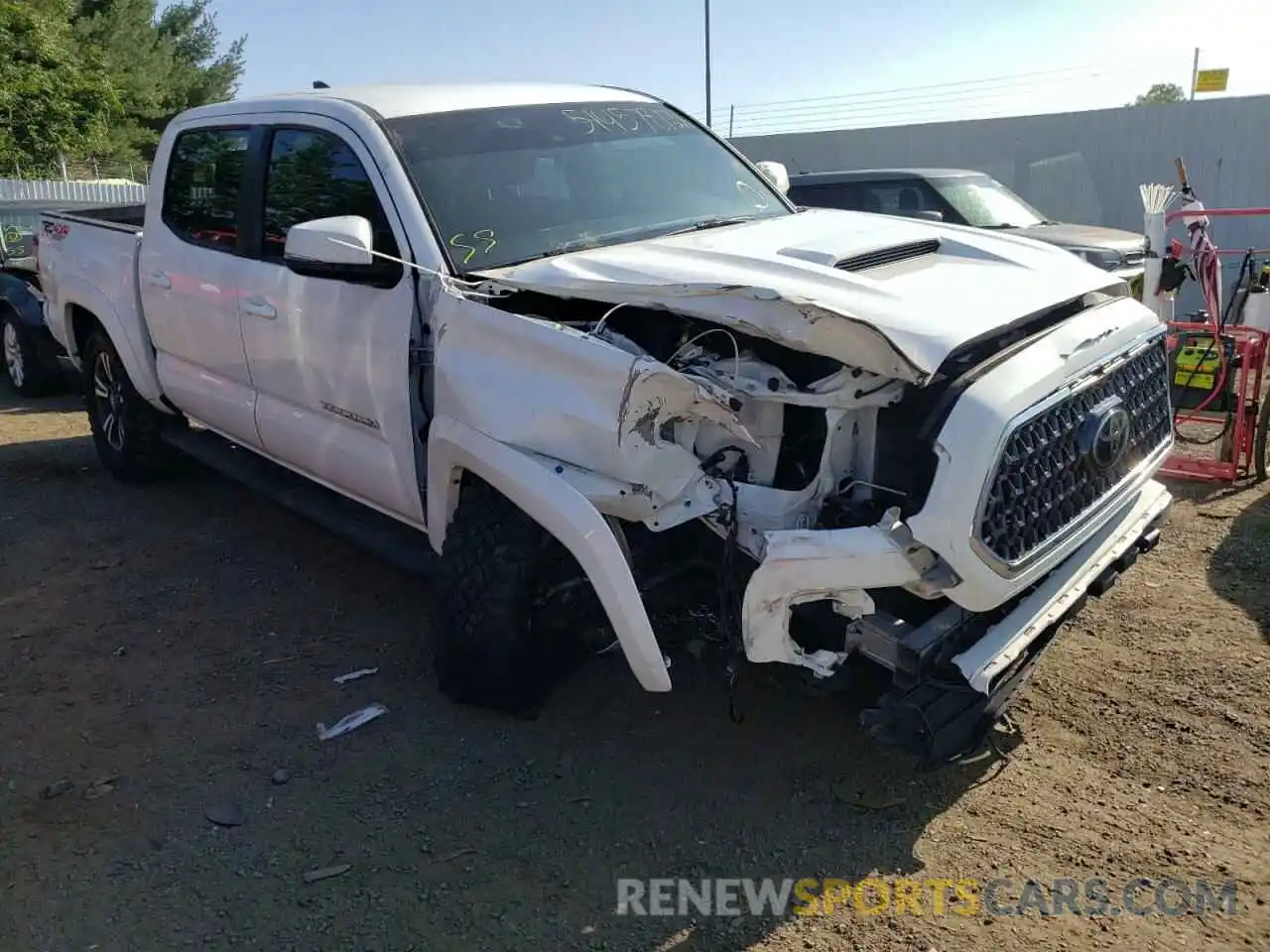 1 Photograph of a damaged car 3TMCZ5AN5KM210913 TOYOTA TACOMA 2019