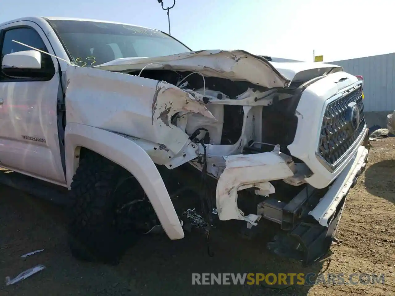 9 Photograph of a damaged car 3TMCZ5AN5KM210913 TOYOTA TACOMA 2019