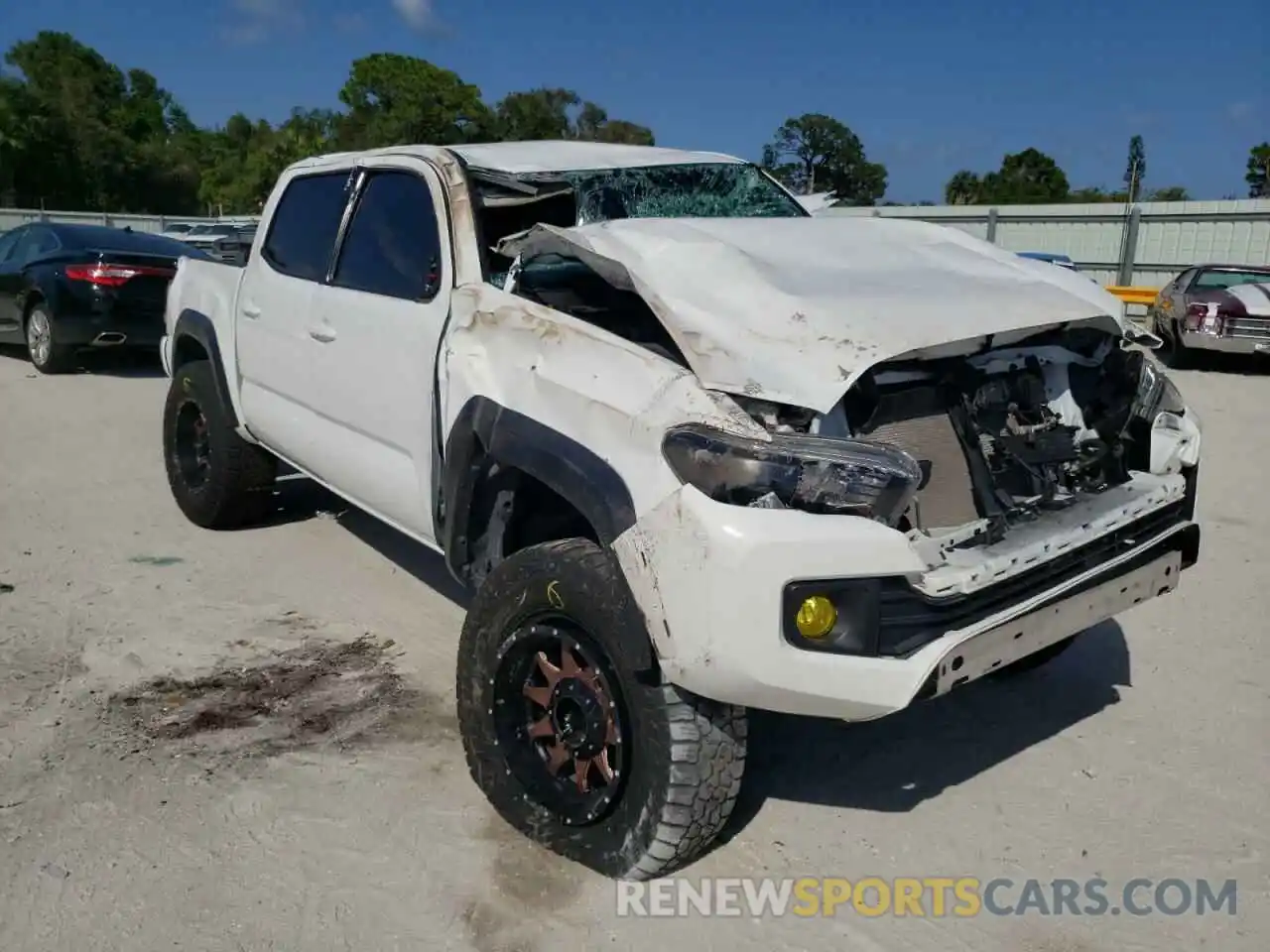 1 Photograph of a damaged car 3TMCZ5AN5KM216744 TOYOTA TACOMA 2019