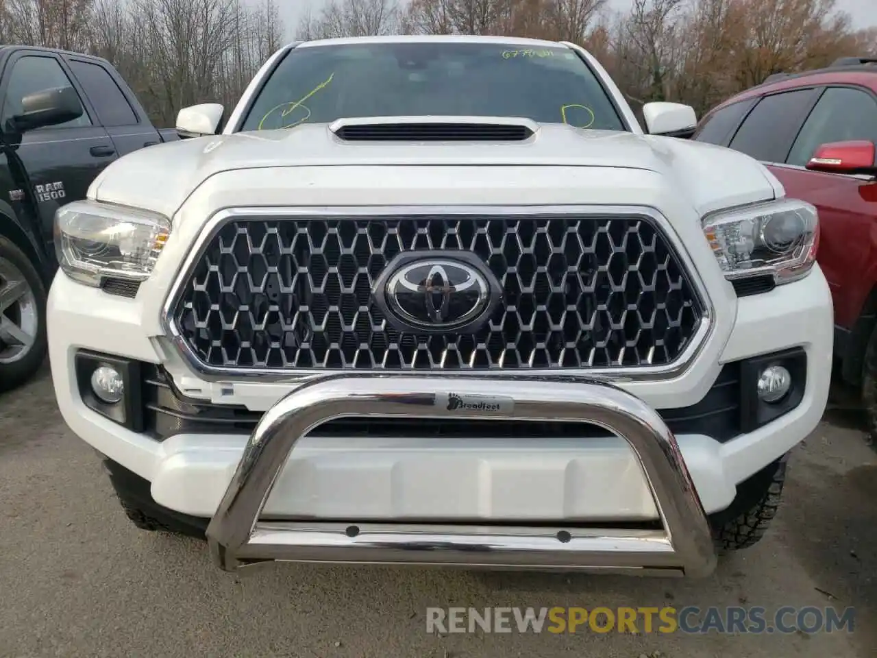 9 Photograph of a damaged car 3TMCZ5AN5KM221314 TOYOTA TACOMA 2019