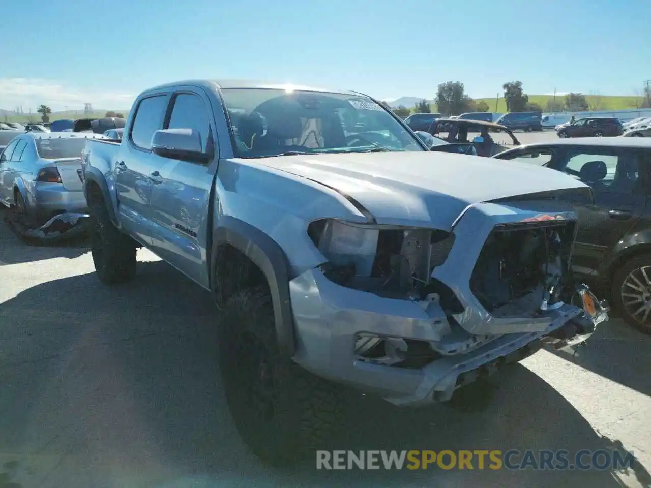 1 Photograph of a damaged car 3TMCZ5AN5KM221541 TOYOTA TACOMA 2019