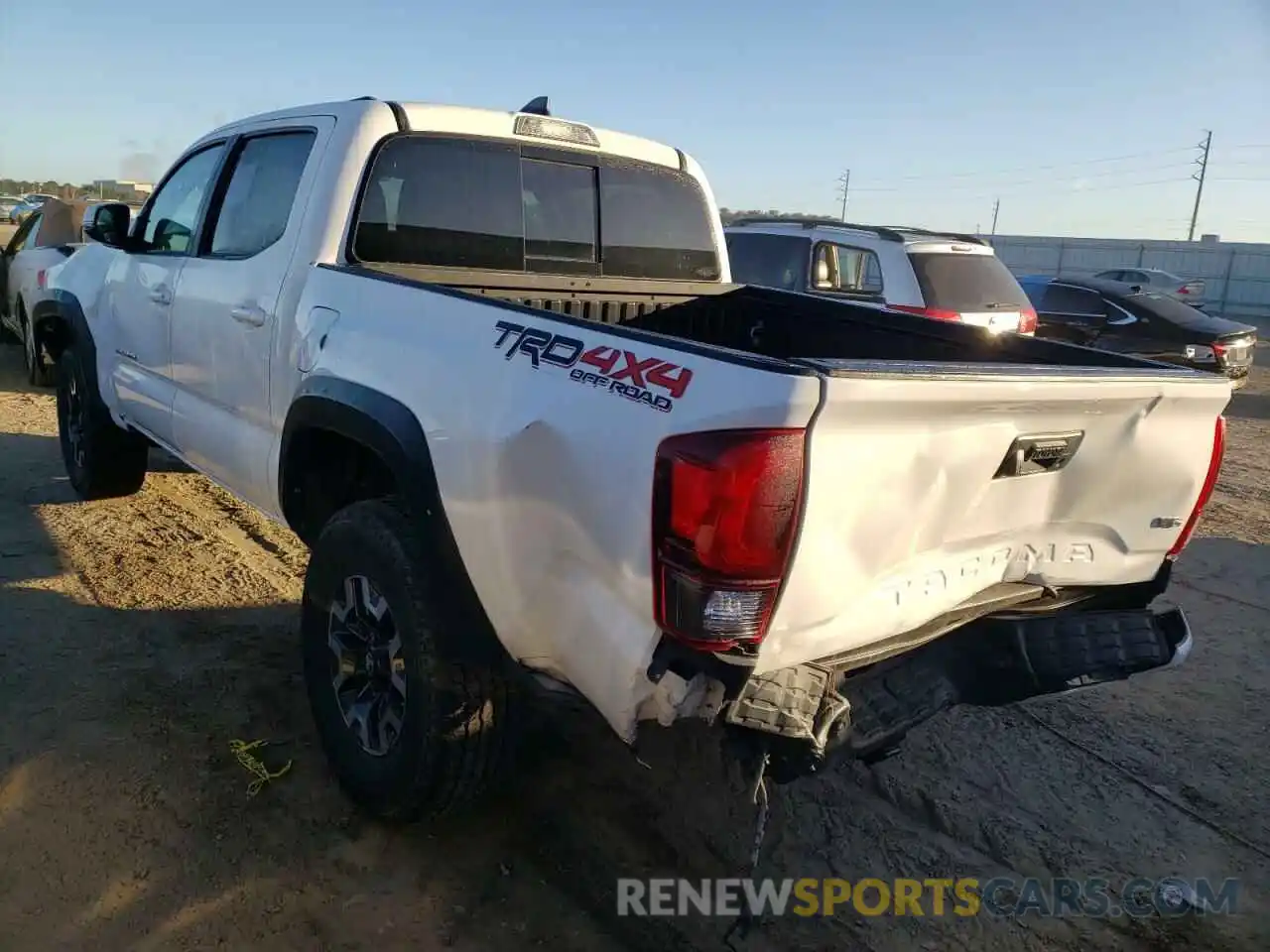 3 Photograph of a damaged car 3TMCZ5AN5KM222494 TOYOTA TACOMA 2019