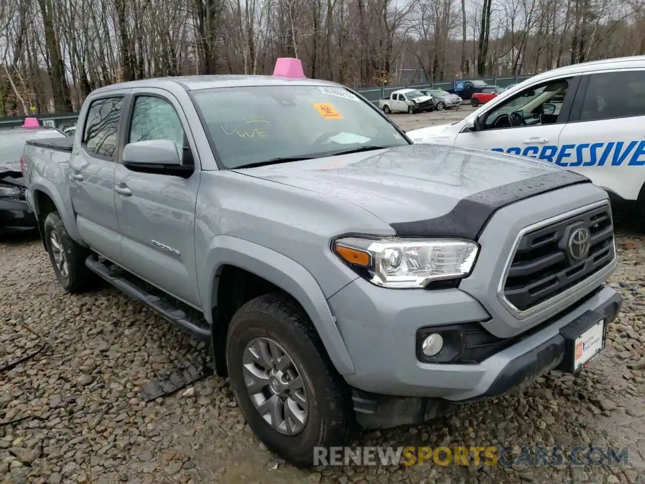 1 Photograph of a damaged car 3TMCZ5AN5KM226318 TOYOTA TACOMA 2019