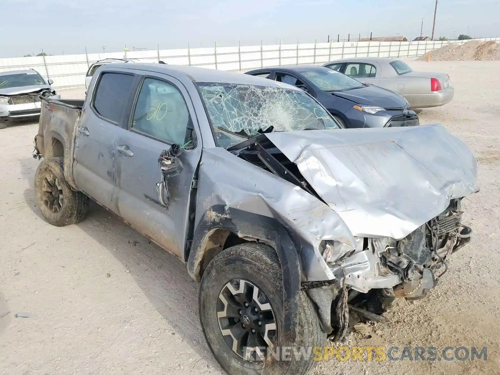 9 Photograph of a damaged car 3TMCZ5AN5KM235083 TOYOTA TACOMA 2019