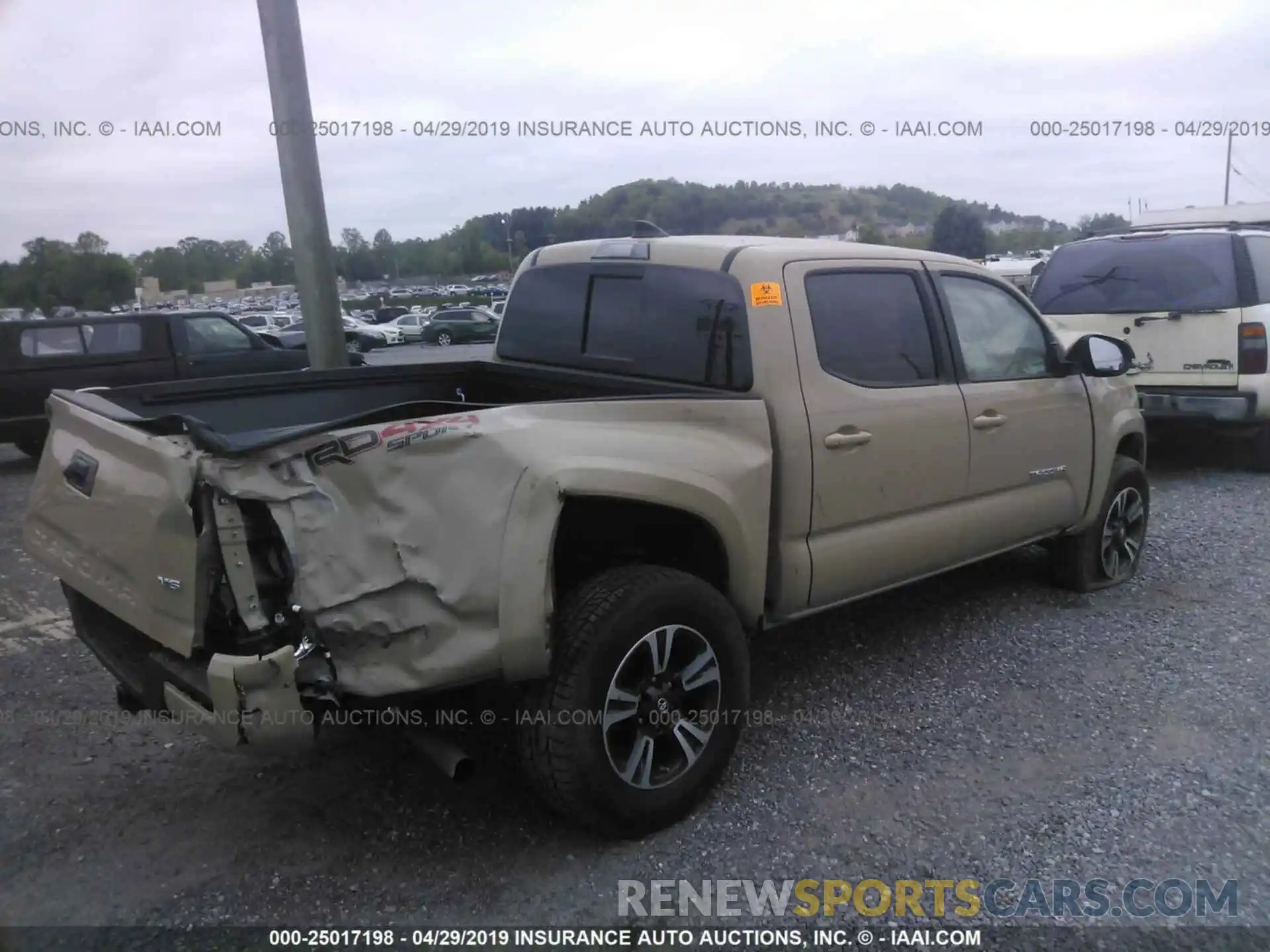 4 Photograph of a damaged car 3TMCZ5AN5KM235276 TOYOTA TACOMA 2019