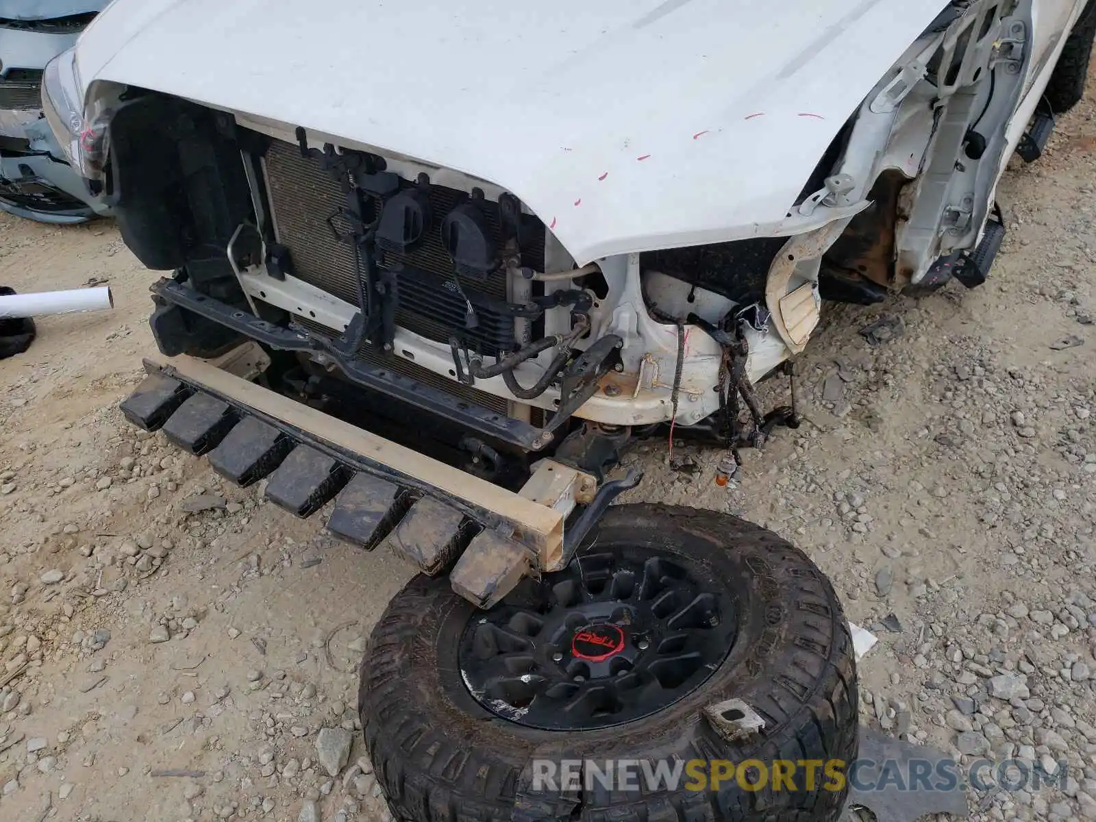 9 Photograph of a damaged car 3TMCZ5AN5KM236413 TOYOTA TACOMA 2019