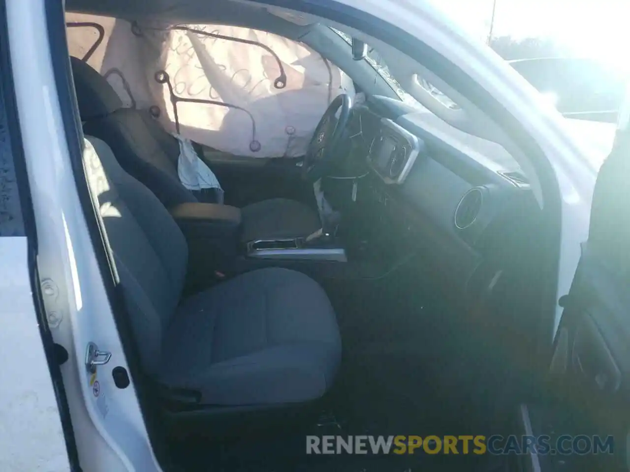 5 Photograph of a damaged car 3TMCZ5AN5KM241790 TOYOTA TACOMA 2019