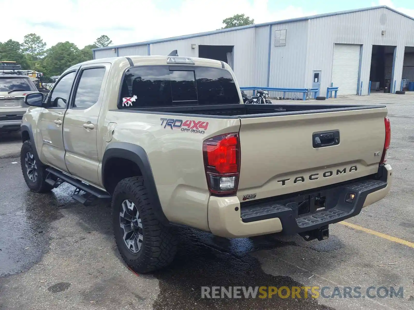 3 Photograph of a damaged car 3TMCZ5AN5KM243443 TOYOTA TACOMA 2019