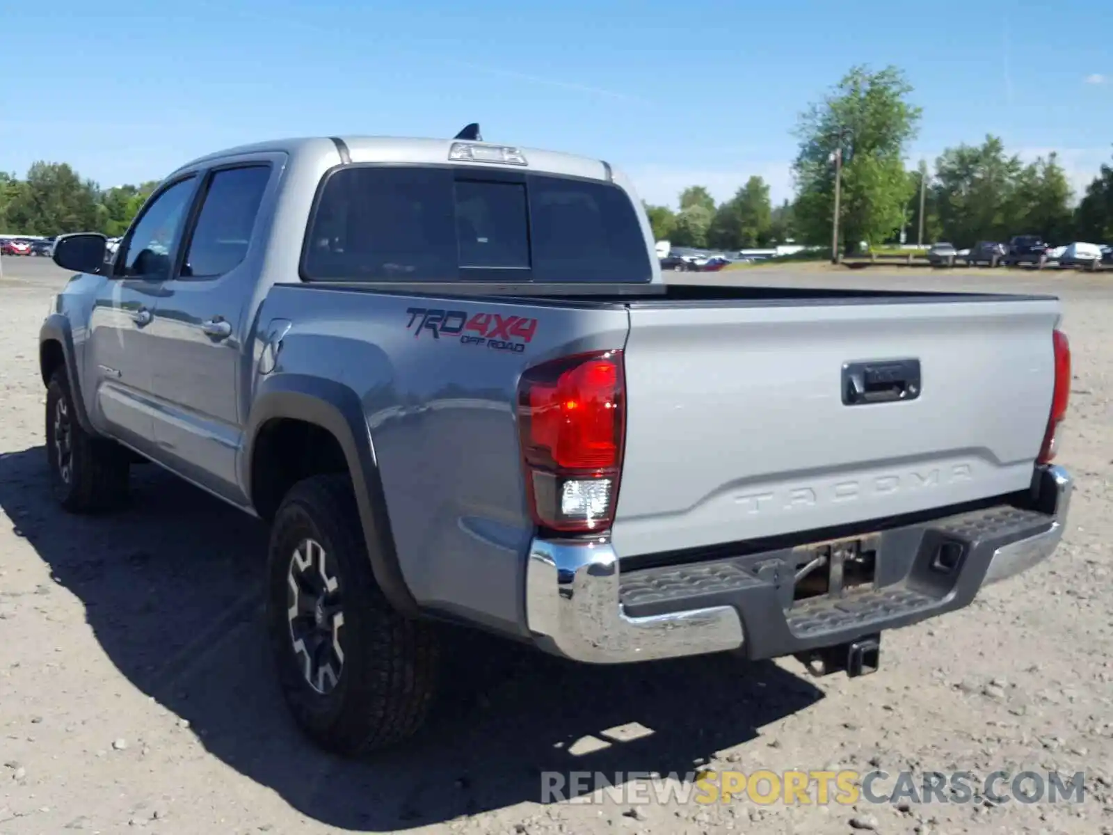 3 Photograph of a damaged car 3TMCZ5AN5KM245869 TOYOTA TACOMA 2019