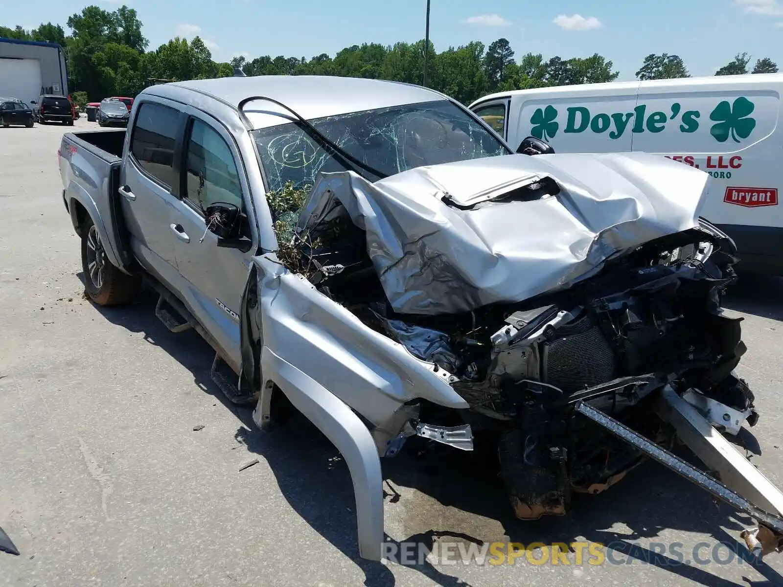 1 Photograph of a damaged car 3TMCZ5AN5KM249792 TOYOTA TACOMA 2019