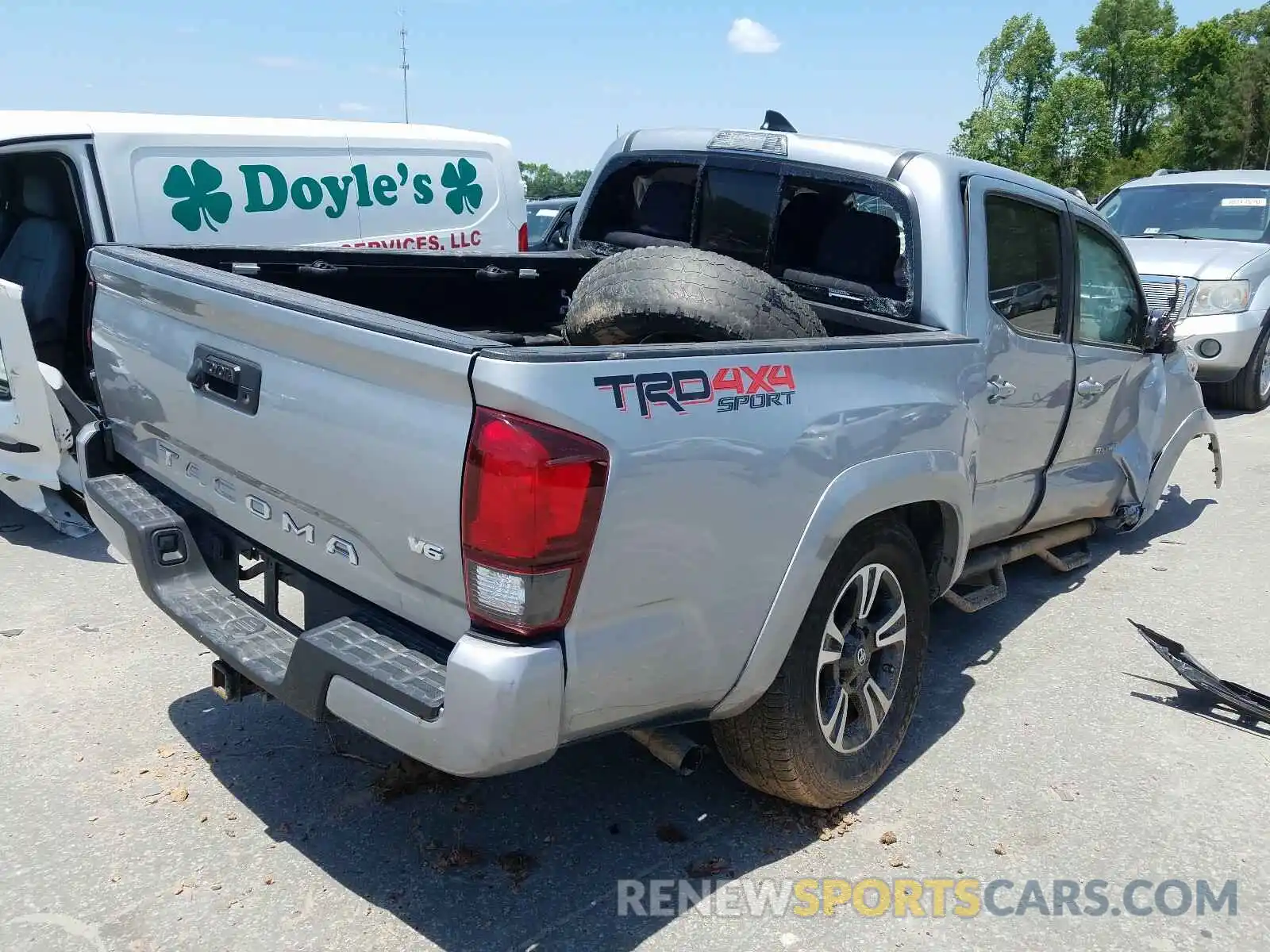 4 Photograph of a damaged car 3TMCZ5AN5KM249792 TOYOTA TACOMA 2019