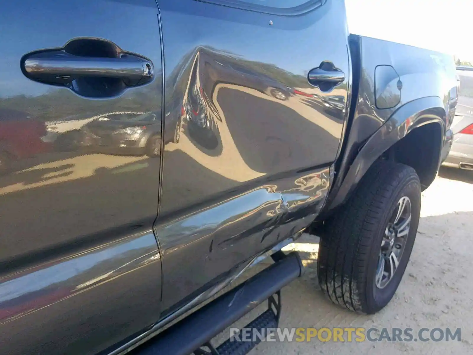 9 Photograph of a damaged car 3TMCZ5AN5KM252319 TOYOTA TACOMA 2019