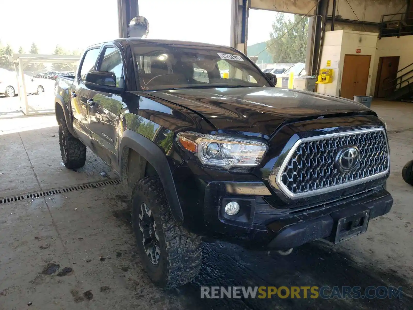 1 Photograph of a damaged car 3TMCZ5AN5KM255219 TOYOTA TACOMA 2019