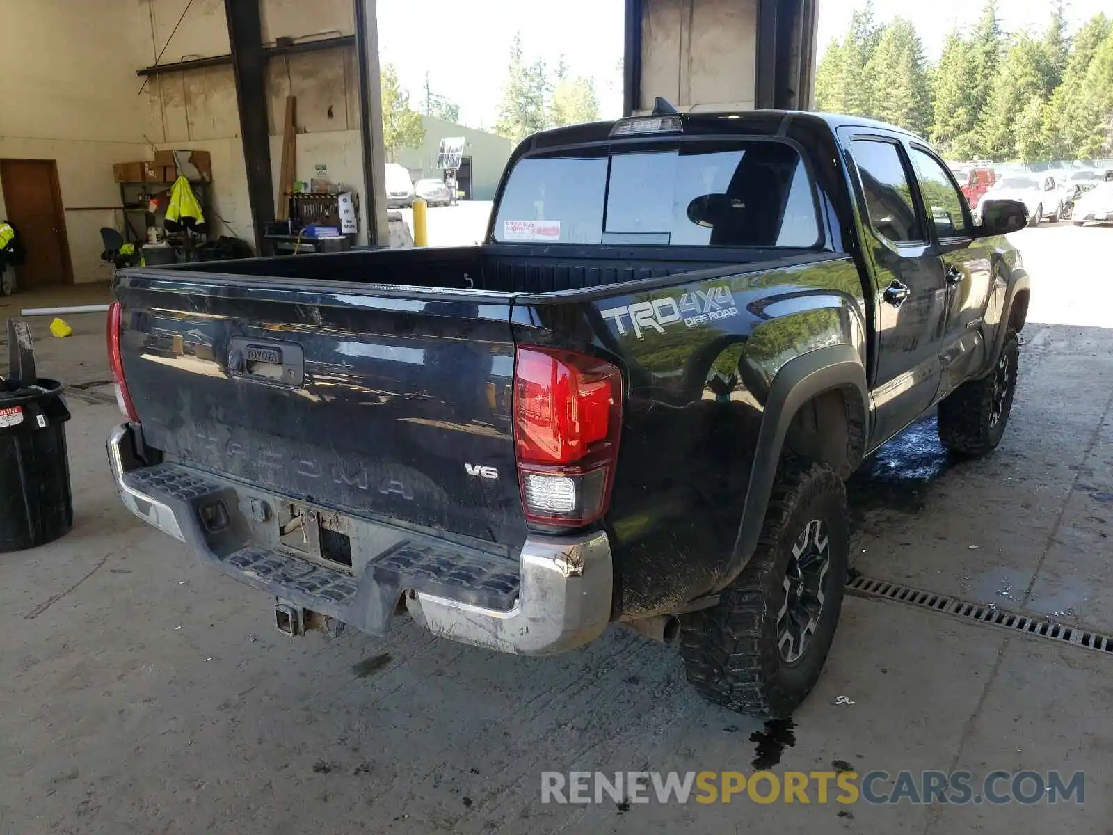 4 Photograph of a damaged car 3TMCZ5AN5KM255219 TOYOTA TACOMA 2019