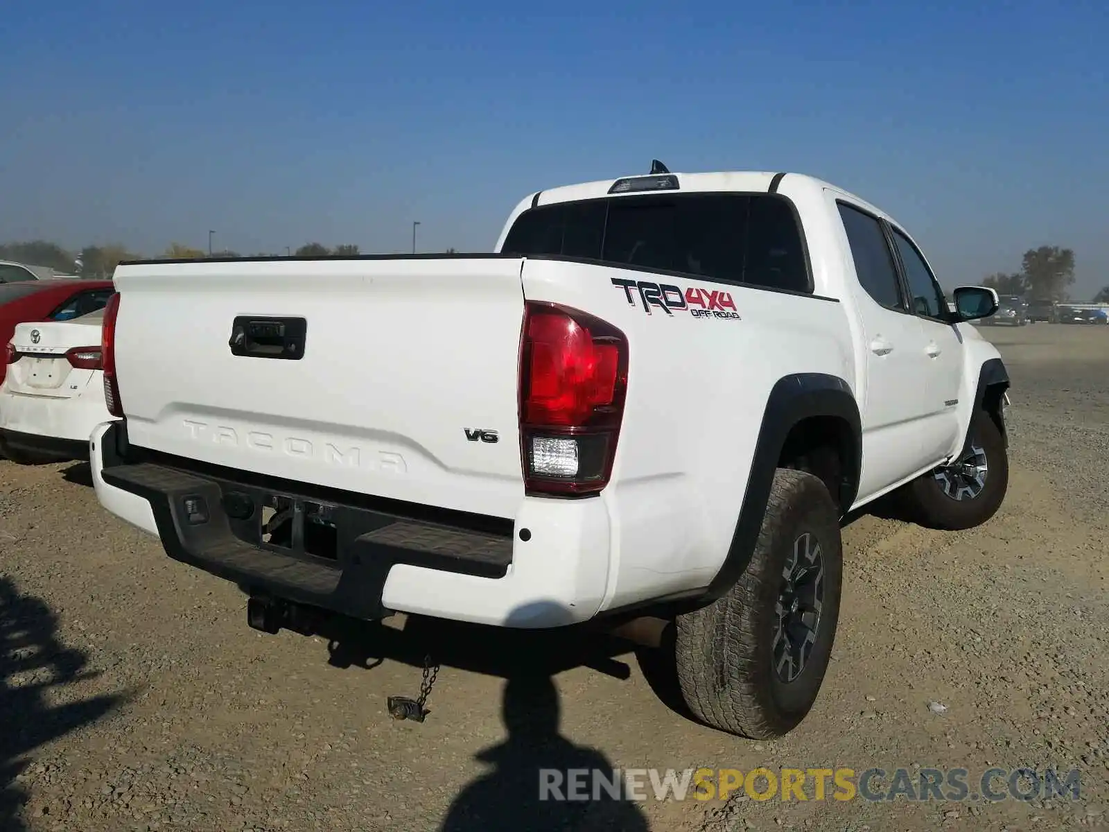 4 Photograph of a damaged car 3TMCZ5AN5KM255947 TOYOTA TACOMA 2019