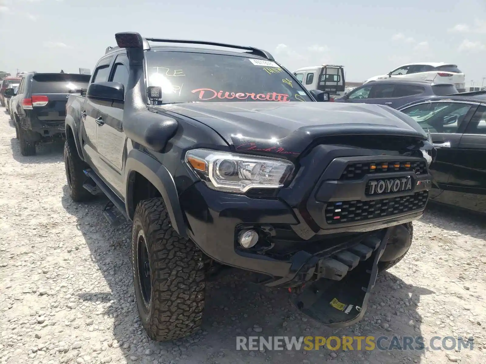 1 Photograph of a damaged car 3TMCZ5AN5KM261179 TOYOTA TACOMA 2019