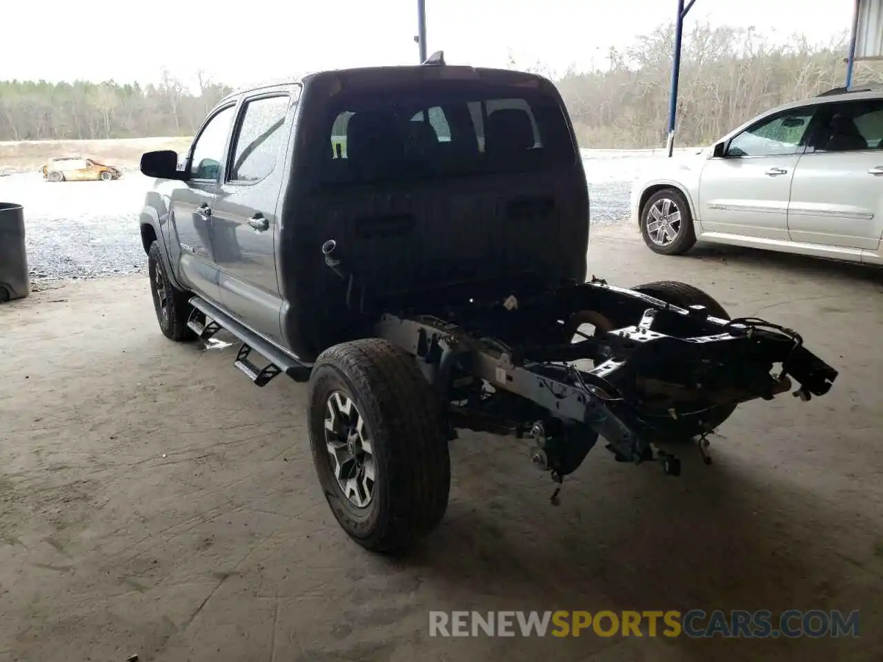 3 Photograph of a damaged car 3TMCZ5AN5KM267578 TOYOTA TACOMA 2019