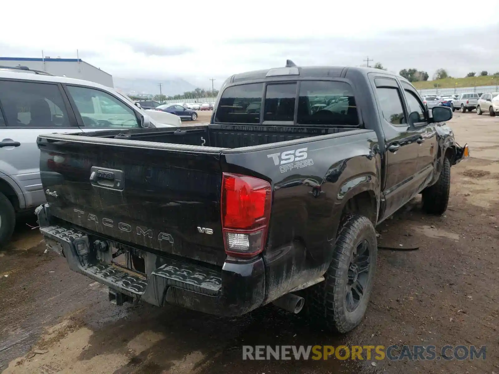 4 Photograph of a damaged car 3TMCZ5AN5KM269878 TOYOTA TACOMA 2019