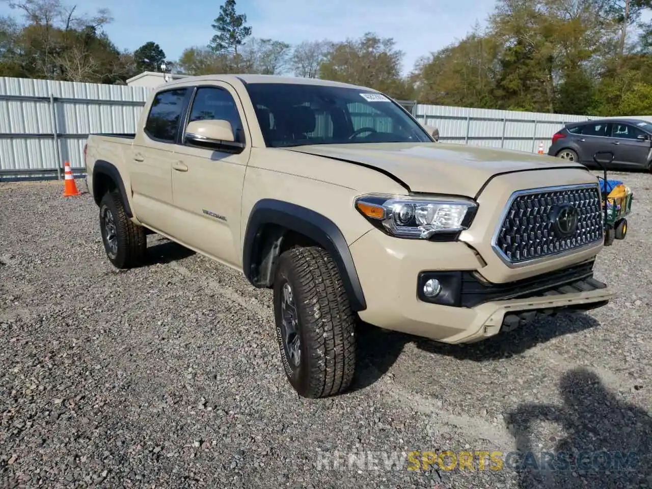 1 Photograph of a damaged car 3TMCZ5AN5KM270528 TOYOTA TACOMA 2019